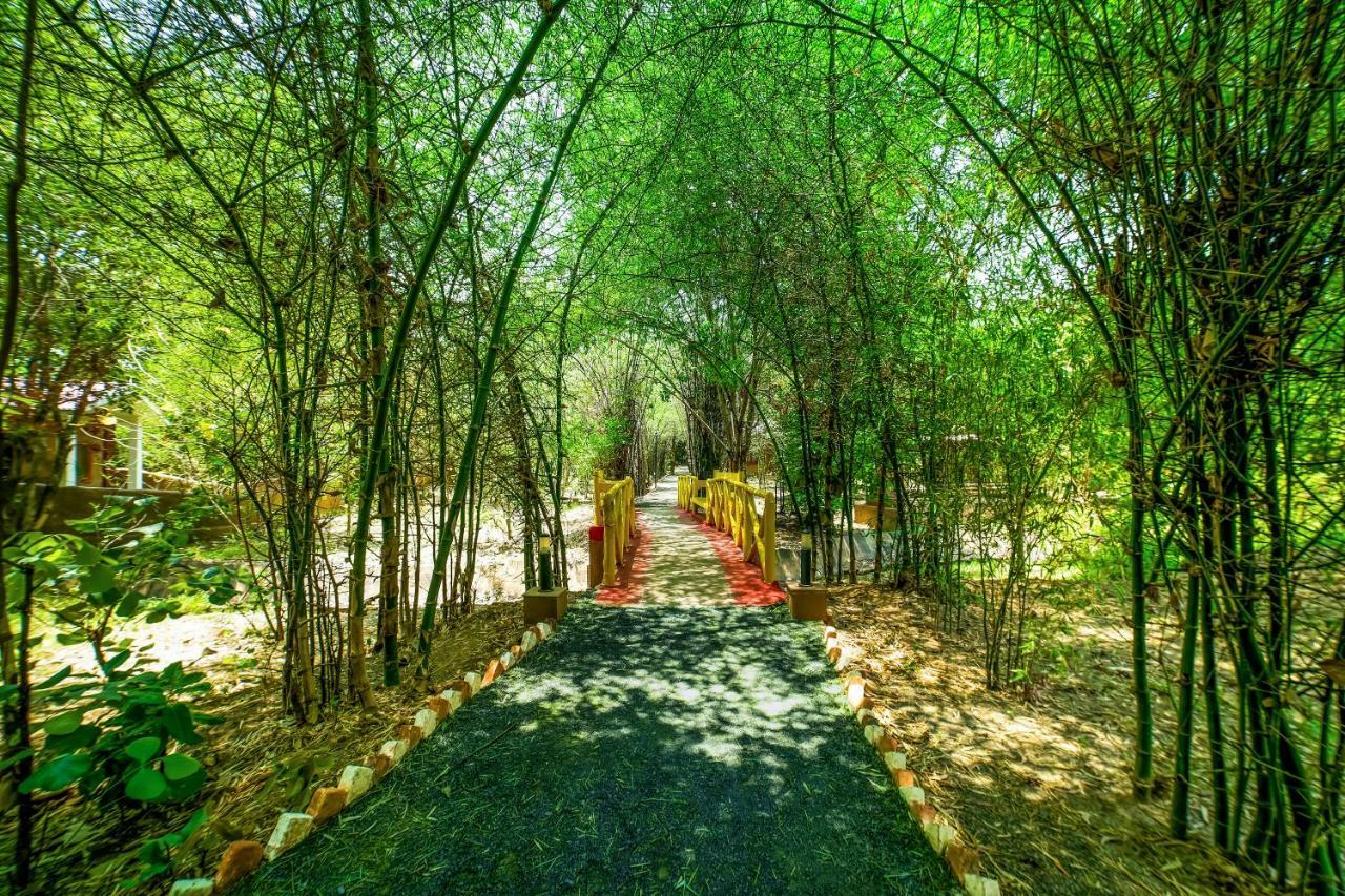Lemon Tree Wildlife Resort, Bandhavgarh Tāla Eksteriør bilde